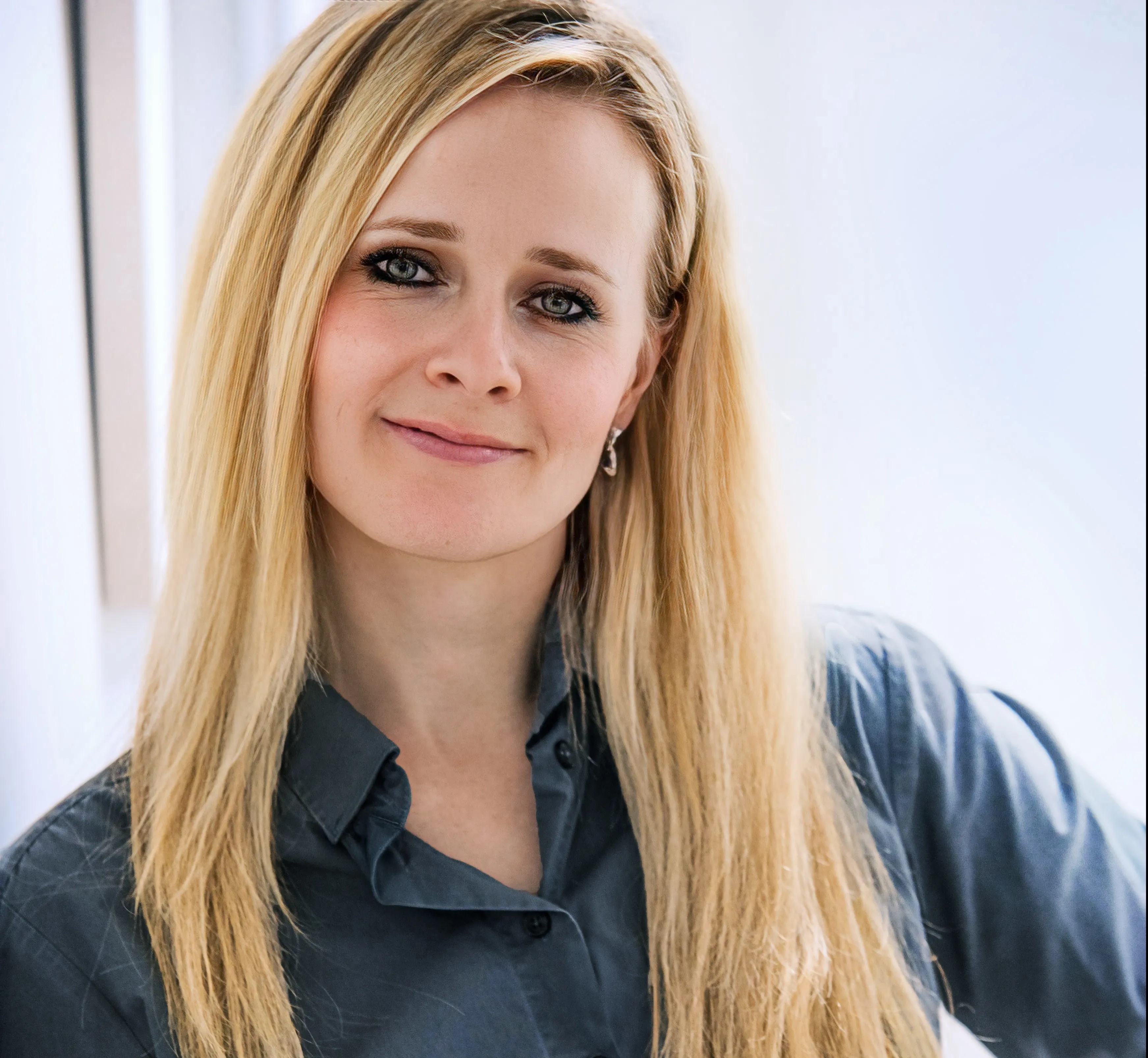 Portraitfoto von Elma Gutic, Leitung Praxismanagerin und MFA